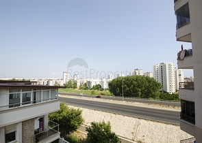 شقة واسعة 3 + 1 مع أثاث في كونيالتي أنطاليا