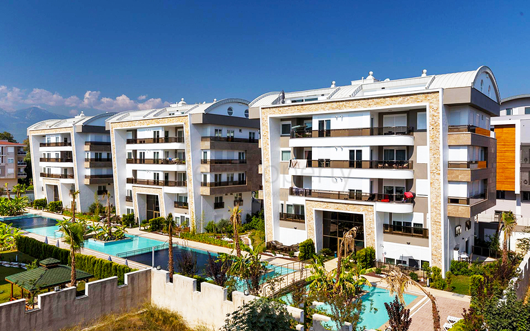 بنتهاوس واسع 4 + 1 في اونجالي كونيالتي