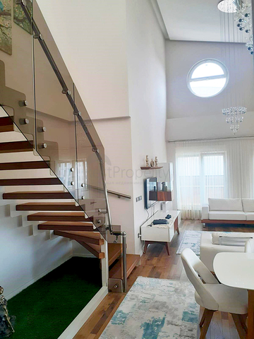 بنتهاوس واسع 4 + 1 في اونجالي كونيالتي