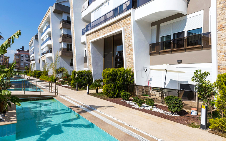 بنتهاوس واسع 4 + 1 في اونجالي كونيالتي