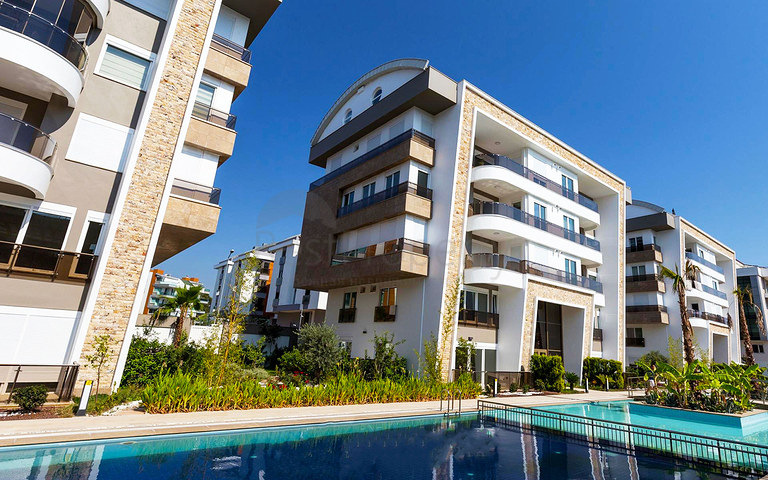 بنتهاوس واسع 4 + 1 في اونجالي كونيالتي