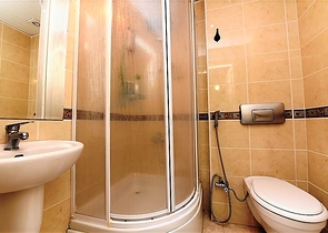 شقة غرفتين وصالة مفروشة - في منطقة اوبا المركزية 