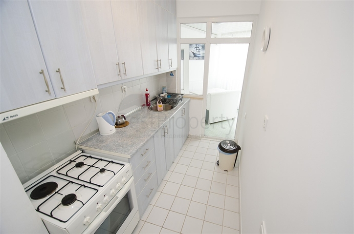 شقة 1 + 1 مع أثاث 5 دقائق من البحر في أنطاليا