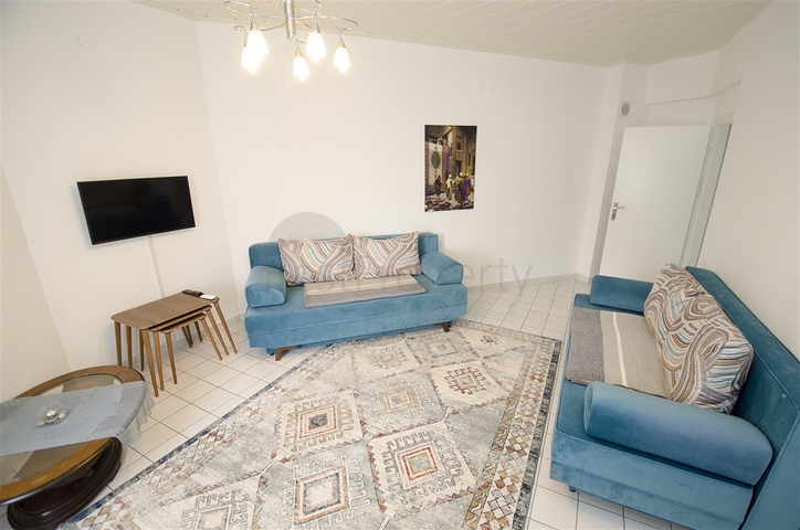 شقة 1 + 1 مع أثاث 5 دقائق من البحر في أنطاليا