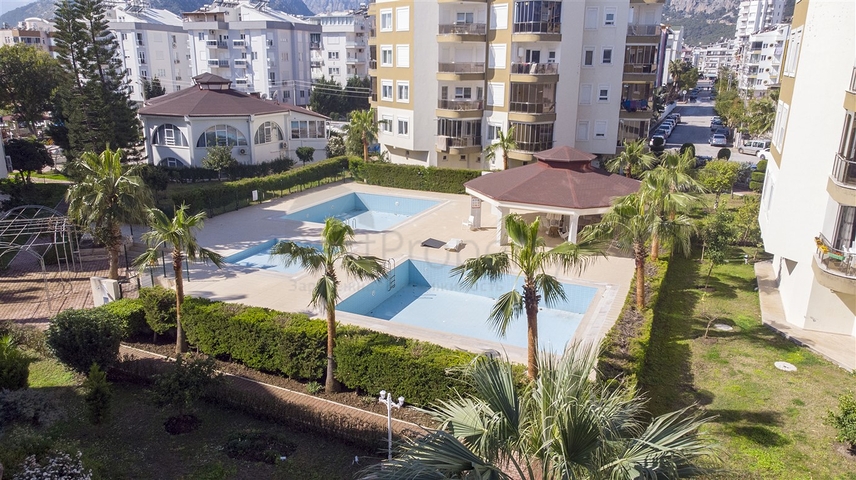 شقة 1 + 1 مع أثاث 5 دقائق من البحر في أنطاليا