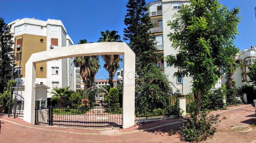 شقة 1 + 1 مع أثاث 5 دقائق من البحر في أنطاليا