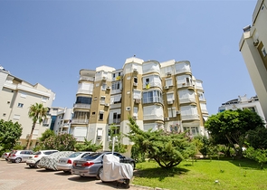 شقة 1 + 1 مع أثاث 5 دقائق من البحر في أنطاليا