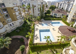 شقة 1 + 1 مع أثاث 5 دقائق من البحر في أنطاليا