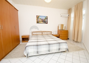 شقة 1 + 1 مع أثاث 5 دقائق من البحر في أنطاليا