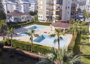 شقة 1 + 1 مع أثاث 5 دقائق من البحر في أنطاليا