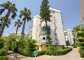 شقة 1 + 1 مع أثاث 5 دقائق من البحر في أنطاليا