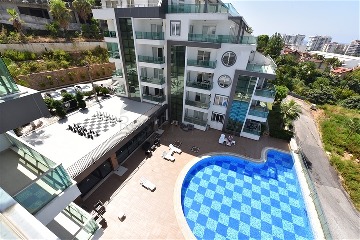 مع تراس واسع - دوبلكس مؤثثة - تصميم 3 غرف وصالة - ضمن مجمع سكني / كاستل / الانيا 