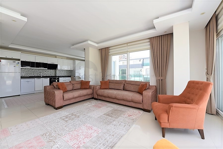 مع تراس واسع - دوبلكس مؤثثة - تصميم 3 غرف وصالة - ضمن مجمع سكني / كاستل / الانيا 