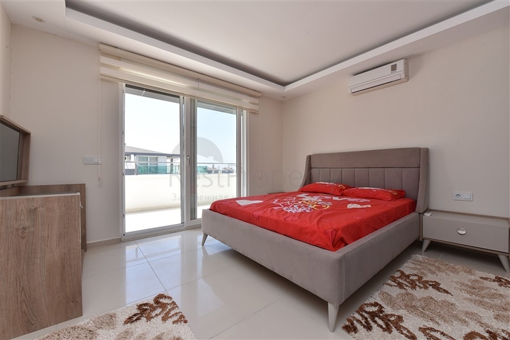 مع تراس واسع - دوبلكس مؤثثة - تصميم 3 غرف وصالة - ضمن مجمع سكني / كاستل / الانيا 