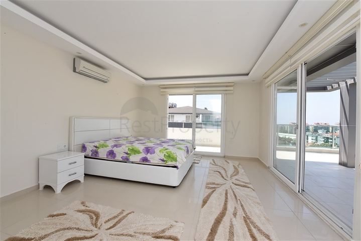 مع تراس واسع - دوبلكس مؤثثة - تصميم 3 غرف وصالة - ضمن مجمع سكني / كاستل / الانيا 