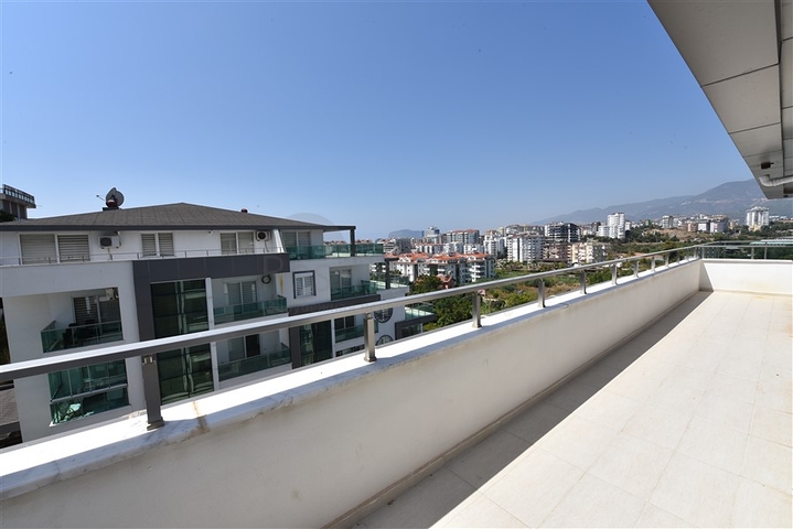 مع تراس واسع - دوبلكس مؤثثة - تصميم 3 غرف وصالة - ضمن مجمع سكني / كاستل / الانيا 