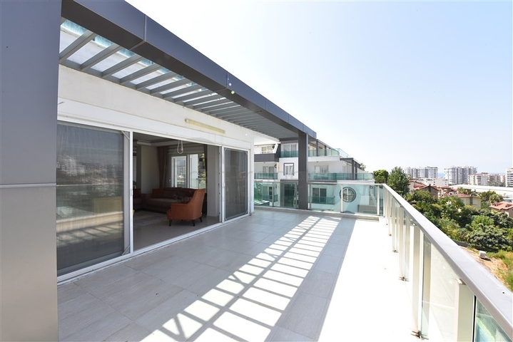 مع تراس واسع - دوبلكس مؤثثة - تصميم 3 غرف وصالة - ضمن مجمع سكني / كاستل / الانيا 