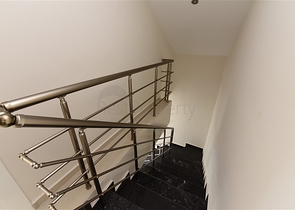 مع تراس واسع - دوبلكس مؤثثة - تصميم 3 غرف وصالة - ضمن مجمع سكني / كاستل / الانيا 