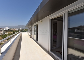 مع تراس واسع - دوبلكس مؤثثة - تصميم 3 غرف وصالة - ضمن مجمع سكني / كاستل / الانيا 