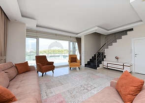 مع تراس واسع - دوبلكس مؤثثة - تصميم 3 غرف وصالة - ضمن مجمع سكني / كاستل / الانيا 