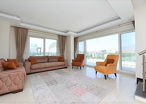 مع تراس واسع - دوبلكس مؤثثة - تصميم 3 غرف وصالة - ضمن مجمع سكني / كاستل / الانيا 