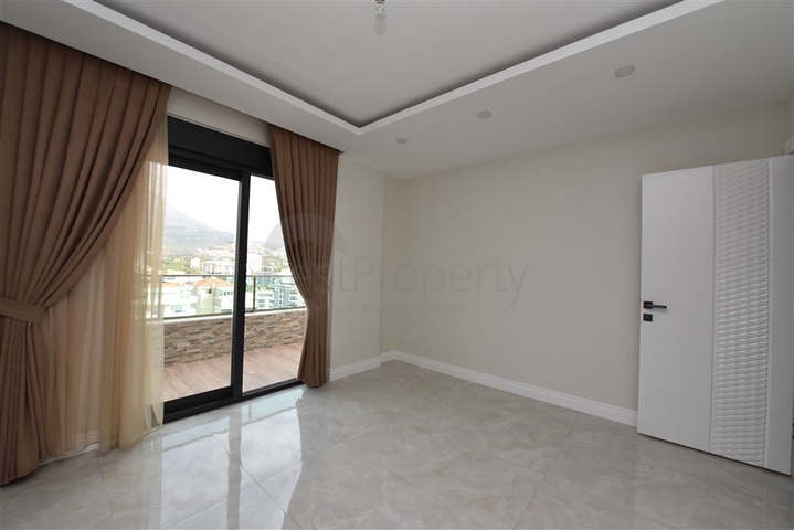 دوبلكس باطلالة بحرية مباشرة - 4 غرف وصالة - ضمن مجمع سكني - في مهموتلار / الانيا 