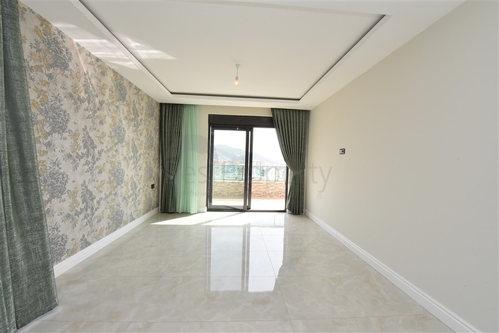 دوبلكس باطلالة بحرية مباشرة - 4 غرف وصالة - ضمن مجمع سكني - في مهموتلار / الانيا 