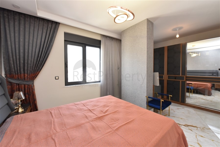 دوبلكس باطلالة بحرية مباشرة - 4 غرف وصالة - ضمن مجمع سكني - في مهموتلار / الانيا 