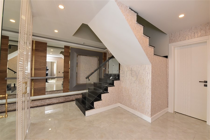 دوبلكس باطلالة بحرية مباشرة - 4 غرف وصالة - ضمن مجمع سكني - في مهموتلار / الانيا 