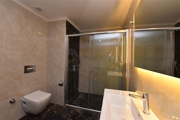 دوبلكس باطلالة بحرية مباشرة - 4 غرف وصالة - ضمن مجمع سكني - في مهموتلار / الانيا 