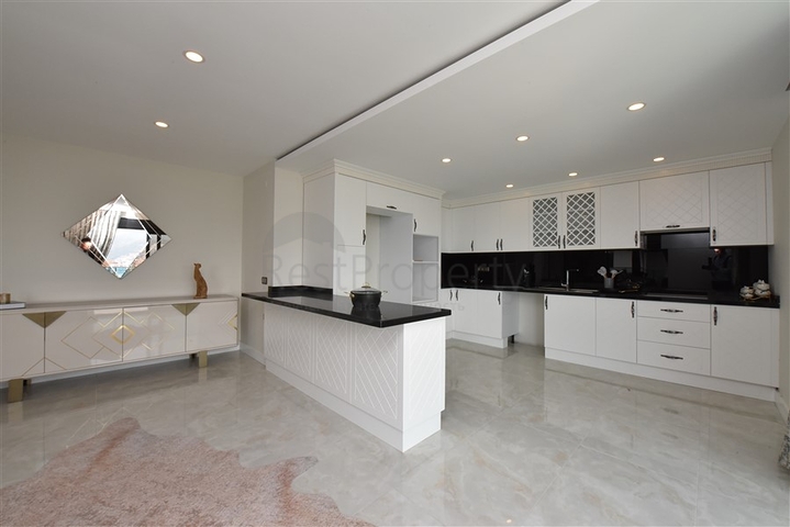 دوبلكس باطلالة بحرية مباشرة - 4 غرف وصالة - ضمن مجمع سكني - في مهموتلار / الانيا 