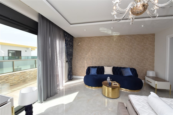 دوبلكس باطلالة بحرية مباشرة - 4 غرف وصالة - ضمن مجمع سكني - في مهموتلار / الانيا 