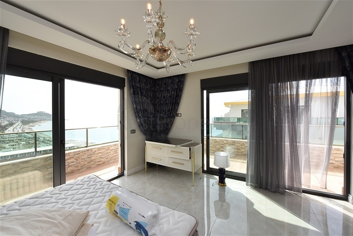 دوبلكس باطلالة بحرية مباشرة - 4 غرف وصالة - ضمن مجمع سكني - في مهموتلار / الانيا 