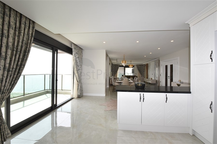 دوبلكس باطلالة بحرية مباشرة - 4 غرف وصالة - ضمن مجمع سكني - في مهموتلار / الانيا 