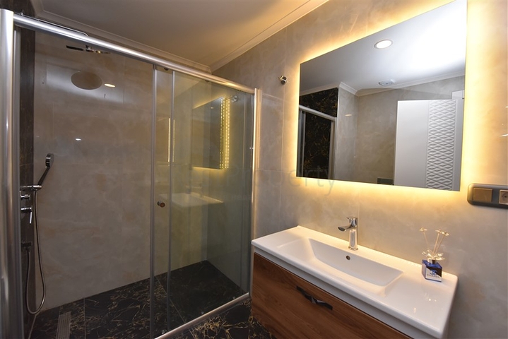 دوبلكس باطلالة بحرية مباشرة - 4 غرف وصالة - ضمن مجمع سكني - في مهموتلار / الانيا 