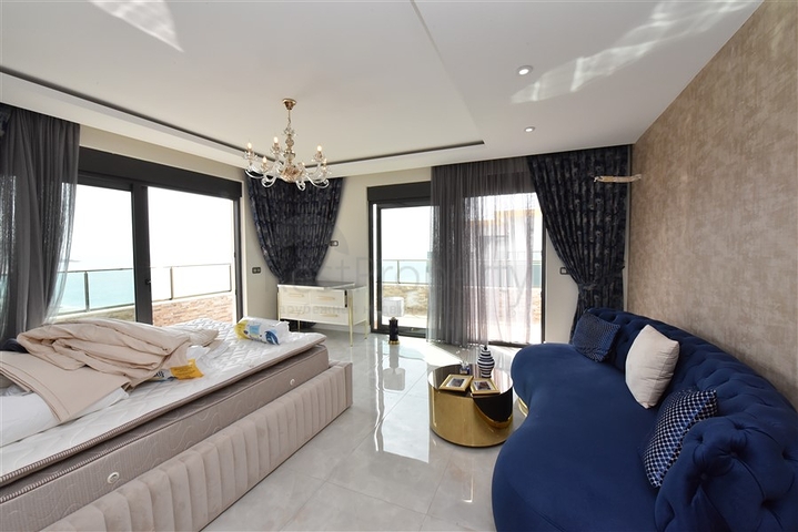 دوبلكس باطلالة بحرية مباشرة - 4 غرف وصالة - ضمن مجمع سكني - في مهموتلار / الانيا 