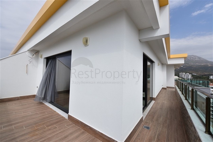 دوبلكس باطلالة بحرية مباشرة - 4 غرف وصالة - ضمن مجمع سكني - في مهموتلار / الانيا 