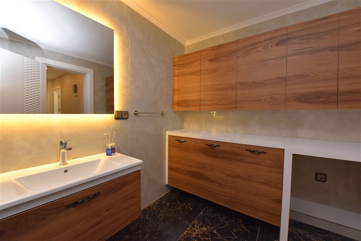 دوبلكس باطلالة بحرية مباشرة - 4 غرف وصالة - ضمن مجمع سكني - في مهموتلار / الانيا 