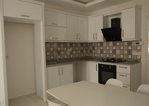 شقة غرفة وصالة - ضمن مجمع حديث - يضم كافة الخدمات - في منطقة مهموتلار / الانيا 