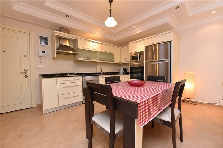 شقة نظيفة مريحة في وسط منطقة أوبا