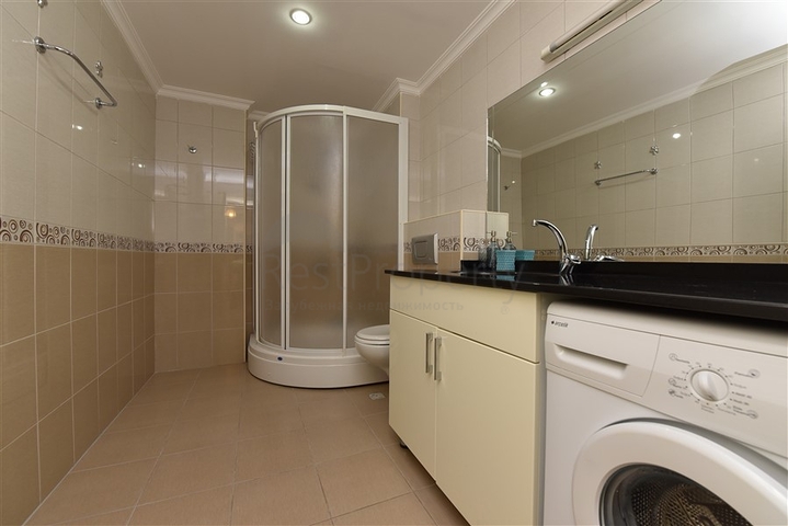 شقة نظيفة مريحة في وسط منطقة أوبا