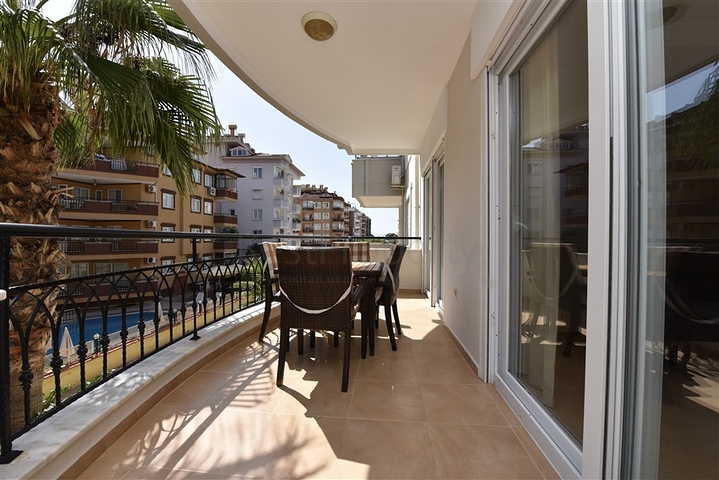 شقة نظيفة مريحة في وسط منطقة أوبا