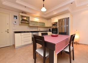 شقة نظيفة مريحة في وسط منطقة أوبا