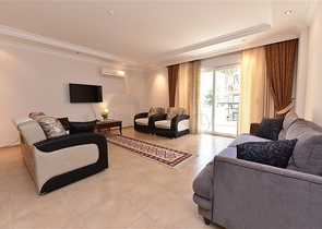 شقة نظيفة مريحة في وسط منطقة أوبا