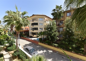 شقة نظيفة مريحة في وسط منطقة أوبا