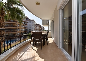 شقة نظيفة مريحة في وسط منطقة أوبا