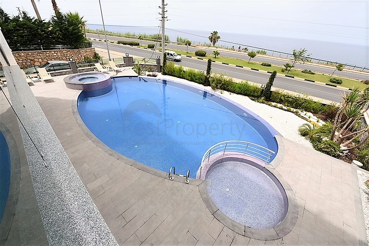 ضمن مجمع اول صف على البحر - شقة غرفتين وصالة - مفروشة - في كارجي جاك / الانيا 