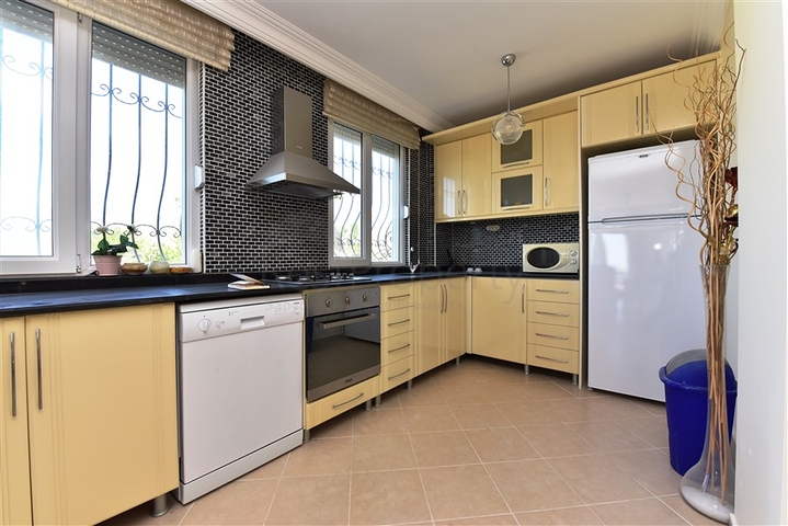 اطلالة بحر -فيلا مستقلة مع مسبح - بسعر منافس - كارجي جاك / الانيا 