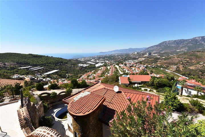 اطلالة بحر -فيلا مستقلة مع مسبح - بسعر منافس - كارجي جاك / الانيا 