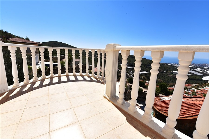 اطلالة بحر -فيلا مستقلة مع مسبح - بسعر منافس - كارجي جاك / الانيا 